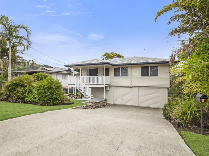 19 Longford St, Everton Hills QLD 4053