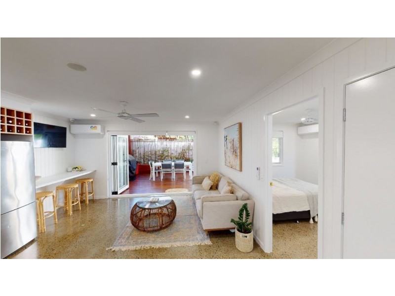 2/24 Walker Avenue, Palm Beach QLD 4221