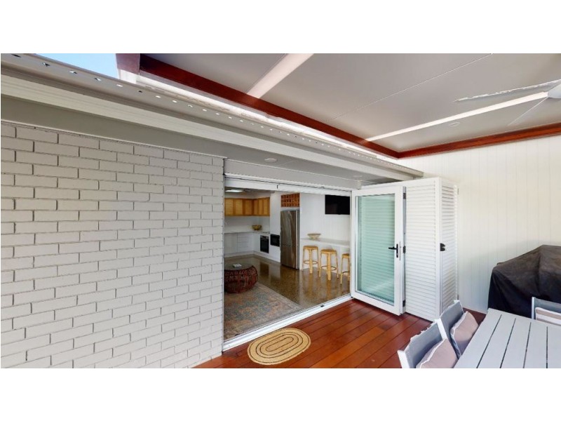 2/24 Walker Avenue, Palm Beach QLD 4221