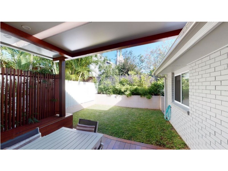 2/24 Walker Avenue, Palm Beach QLD 4221