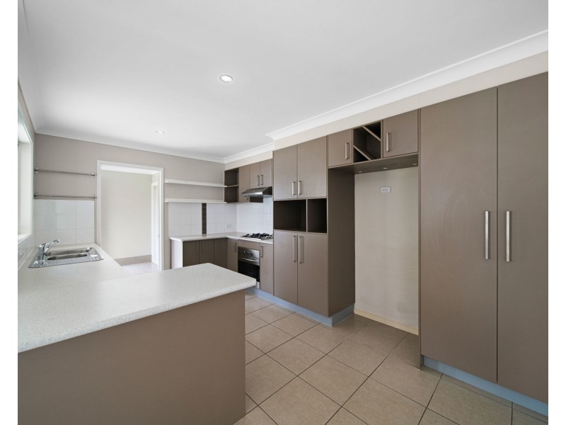24 Hill End Avenue, Hillcrest QLD 4118