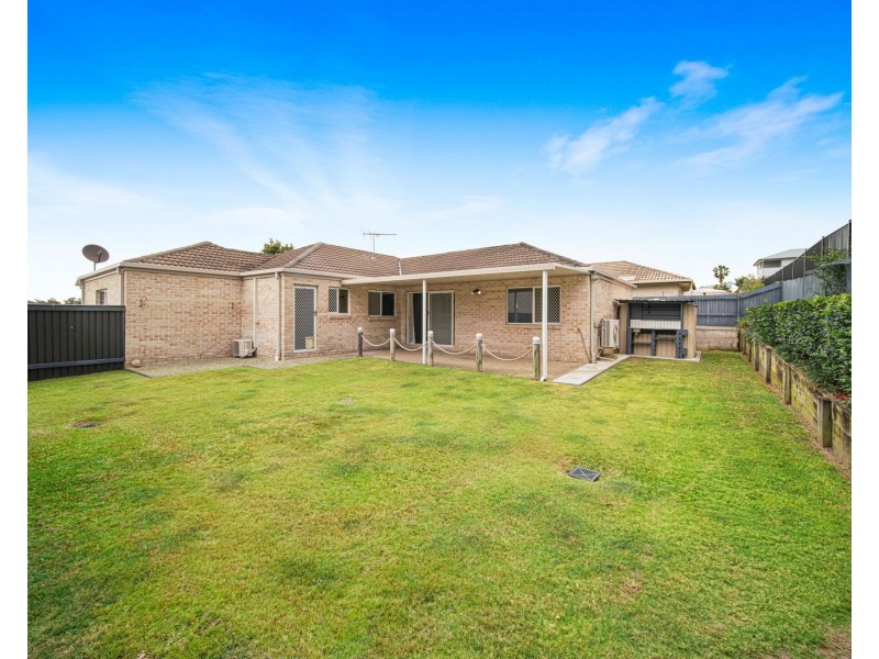 24 Hill End Avenue, Hillcrest QLD 4118