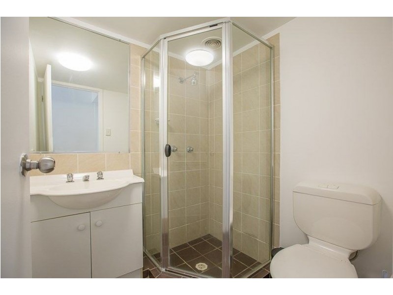 36/7-11 Brown Street, Labrador QLD 4215