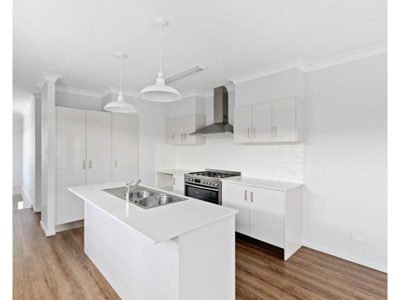 25 Sawyer St, Spring Mountain QLD 4124