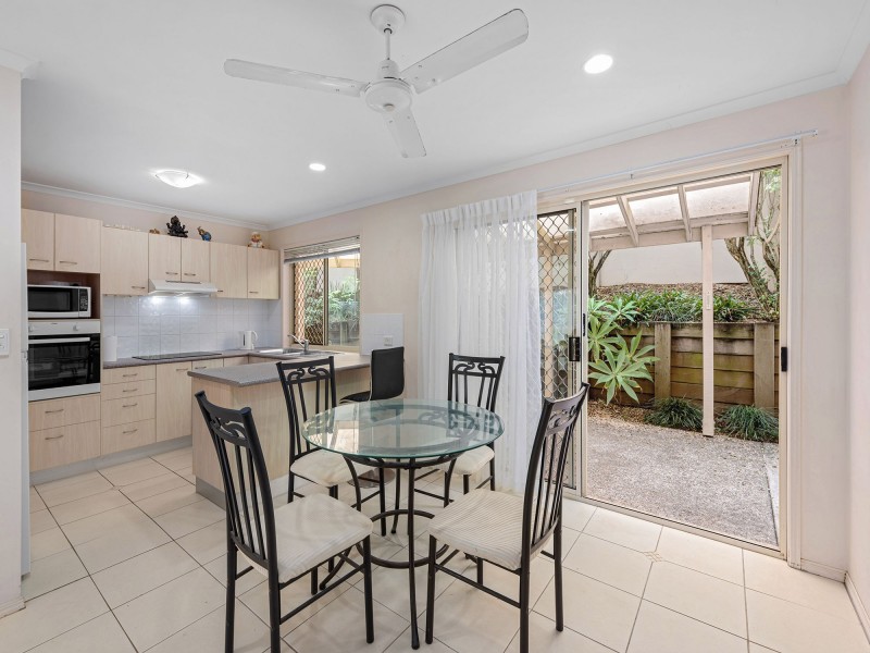 2/320 Manly Road, Manly West QLD 4179