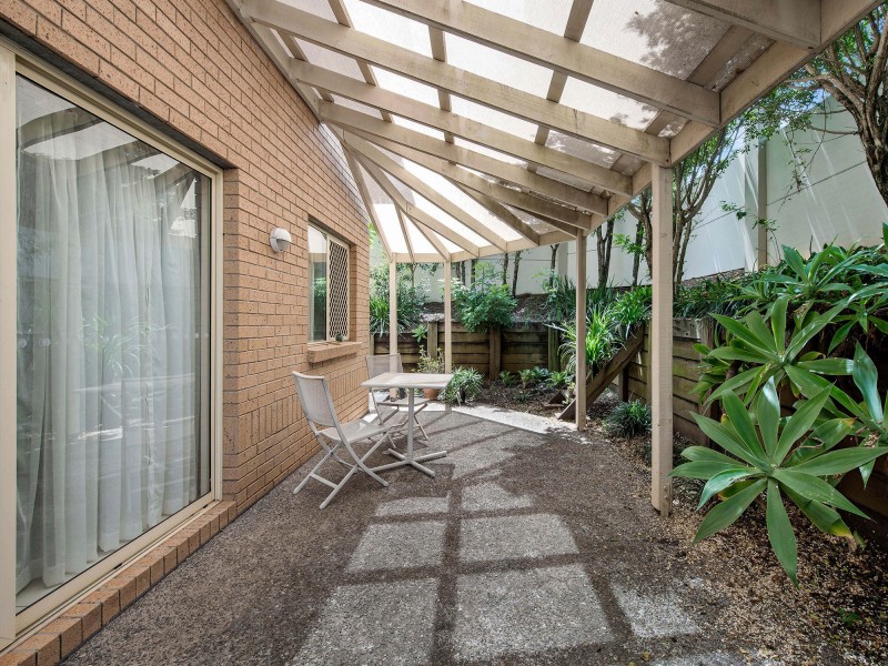 2/320 Manly Road, Manly West QLD 4179