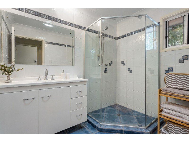 8 Tarnee Street, Ferny Hills QLD 4055