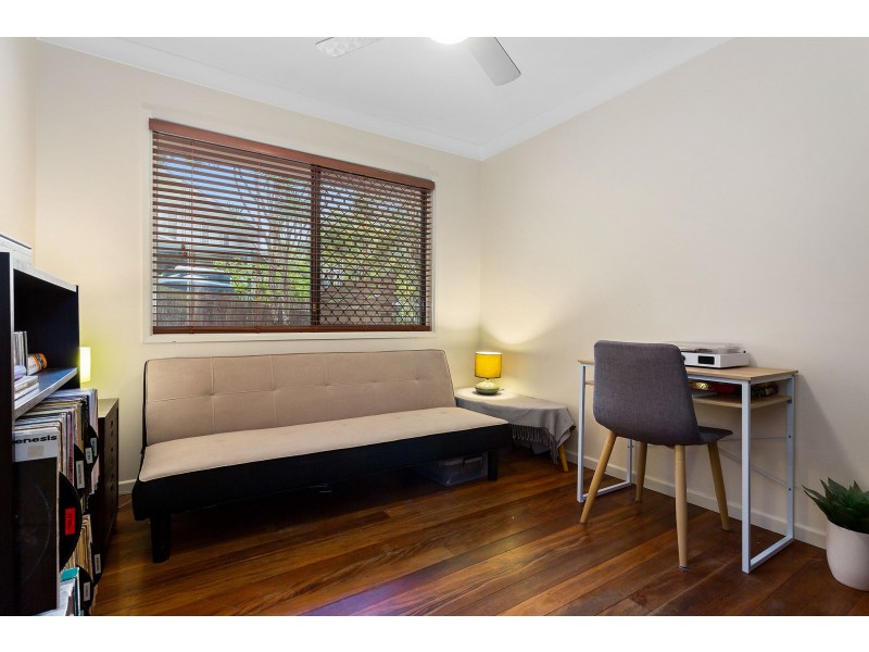 8 Tarnee Street, Ferny Hills QLD 4055