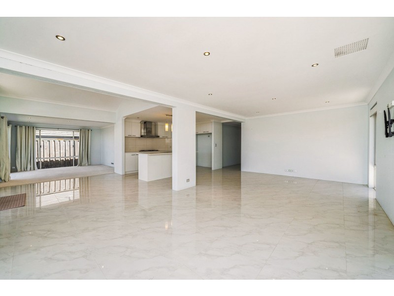 7 Tinsel Street, Yanchep WA 6035