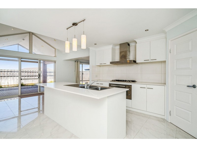 7 Tinsel Street, Yanchep WA 6035