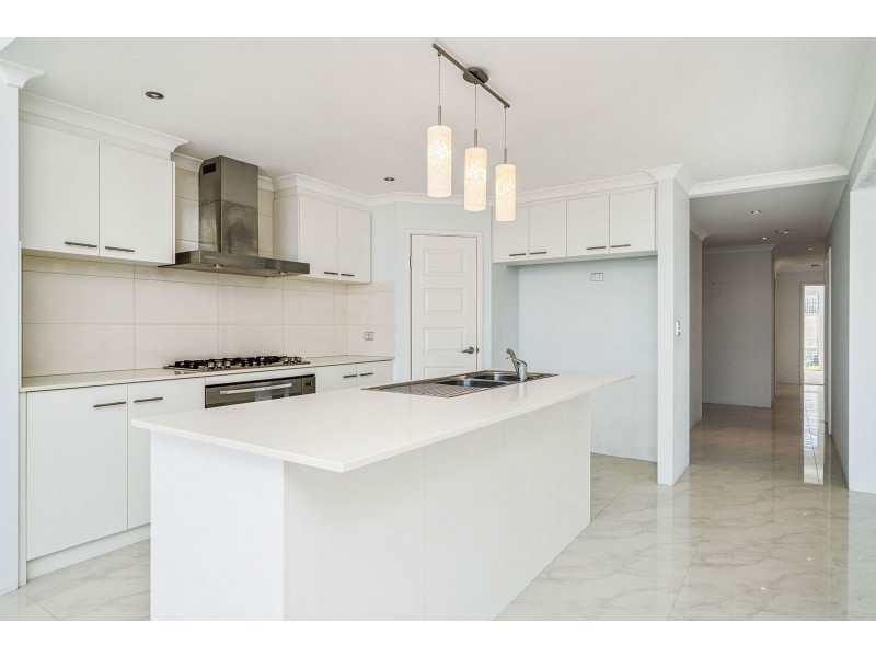 7 Tinsel Street, Yanchep WA 6035