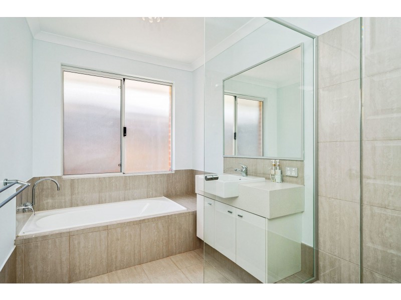 7 Tinsel Street, Yanchep WA 6035