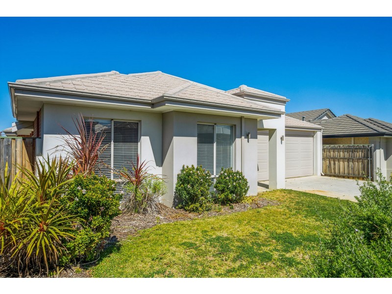 7 Tinsel Street, Yanchep WA 6035
