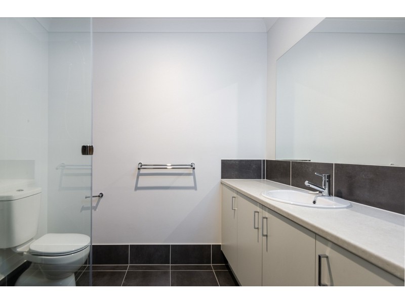 5 Imlay Lane, South Ripley QLD 4306