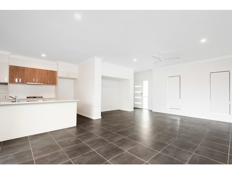 5 Imlay Lane, South Ripley QLD 4306