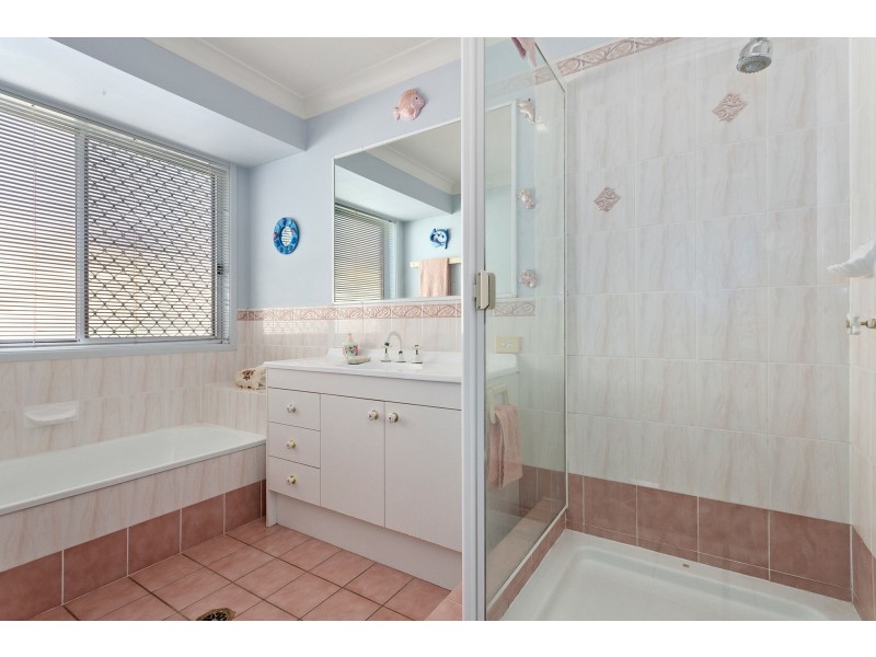 1 Ghost Gum Court, Albany Creek QLD 4035