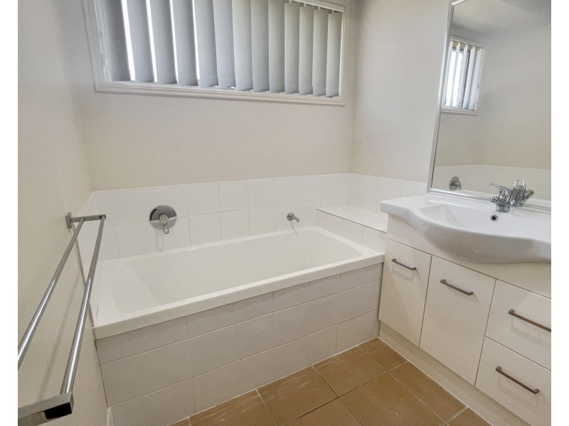 40 Lockyer Place, Crestmead QLD 4132