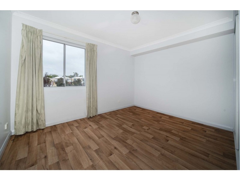 13/12 Davis Road, Kelmscott WA 6111