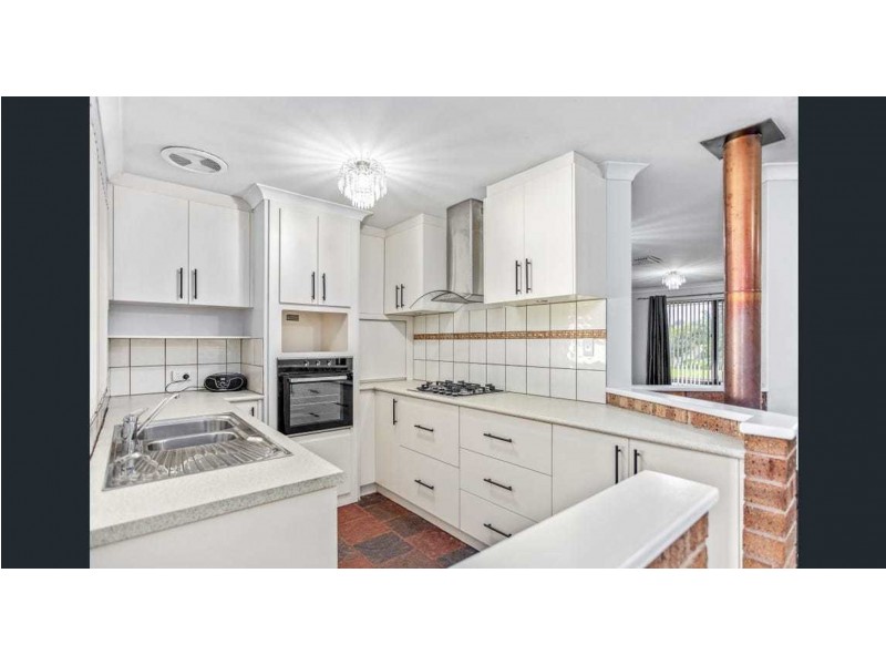 22 Morgan Road, Seville Grove WA 6112