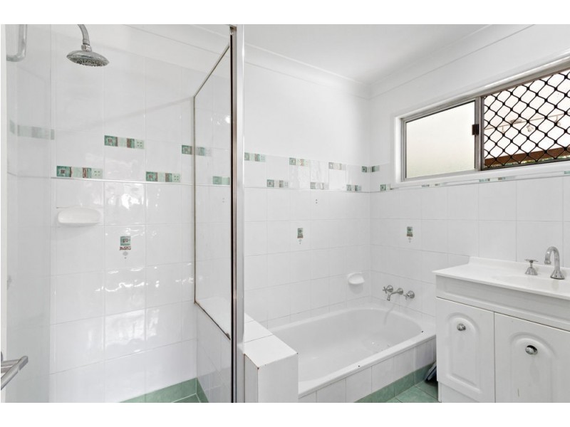 59 Folkstone Avenue, Albany Creek QLD 4035