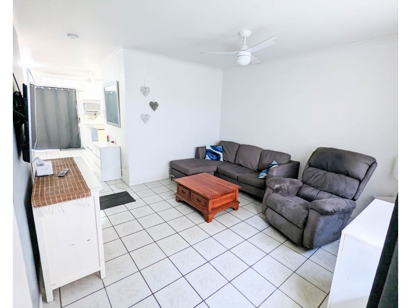 2/33 Balaclava Road, Earlville QLD 4870