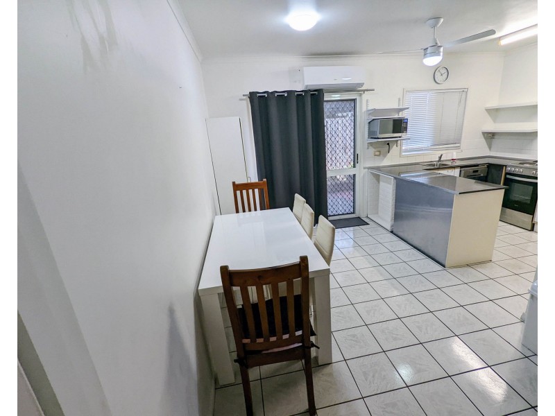 2/33 Balaclava Road, Earlville QLD 4870