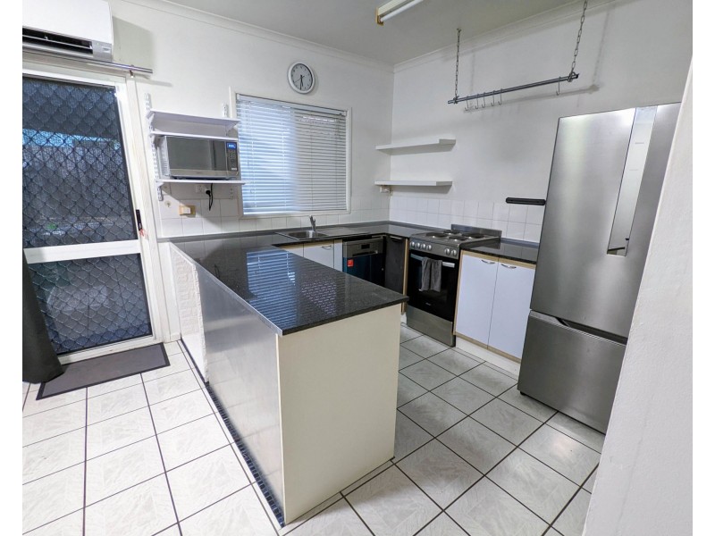 2/33 Balaclava Road, Earlville QLD 4870