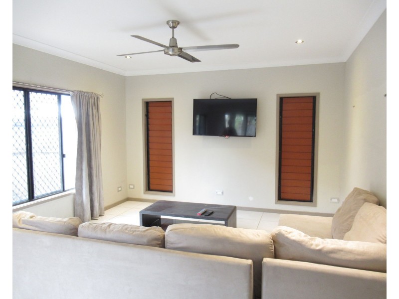 14 Landsborough Drive, Smithfield QLD 4878