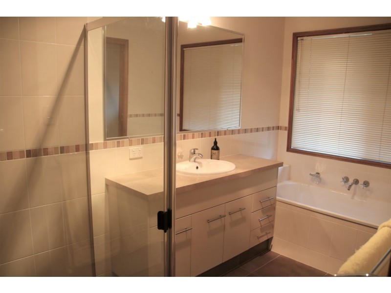 106 Wyuna Drive, Glastonbury QLD 4570