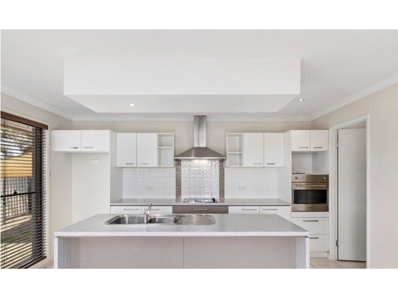 2 De Valera St, Collingwood Park QLD 4301