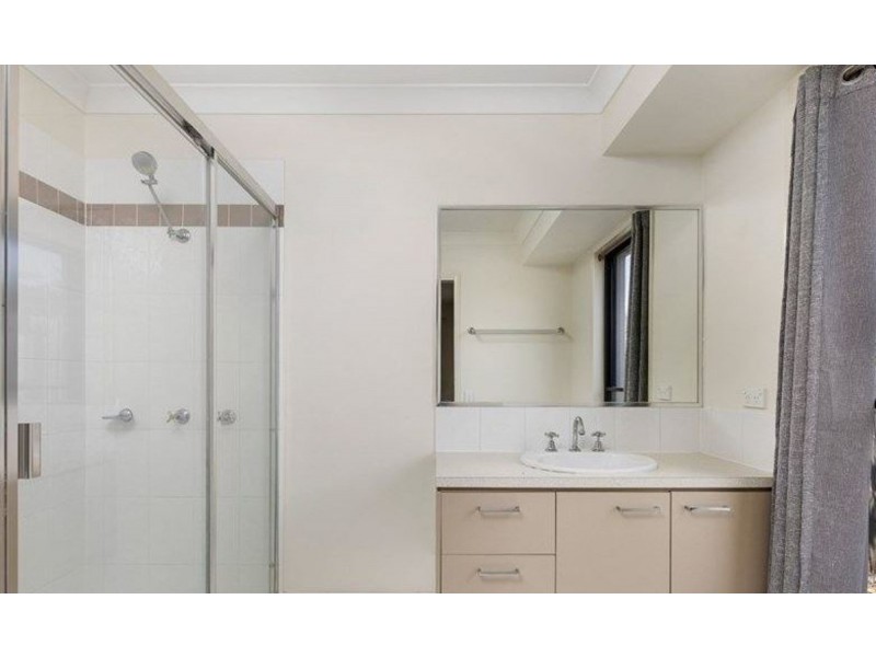 2 De Valera St, Collingwood Park QLD 4301