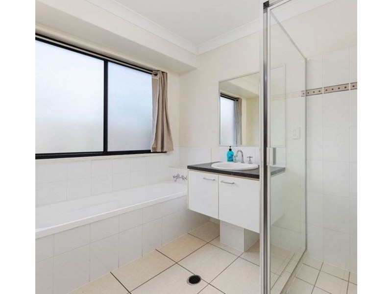 2 De Valera St, Collingwood Park QLD 4301