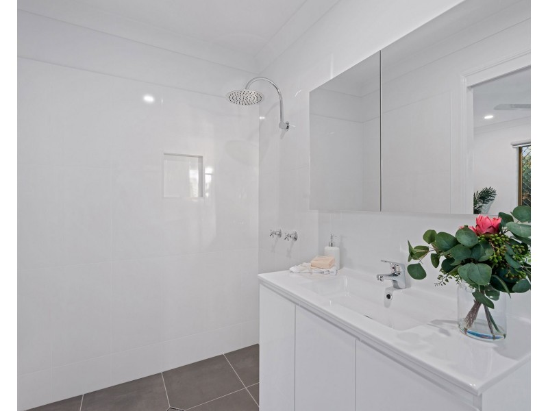 114 Hargreaves Road, Manly West QLD 4179