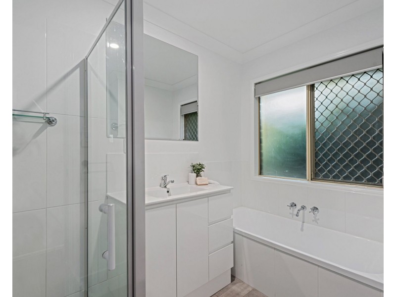 114 Hargreaves Road, Manly West QLD 4179