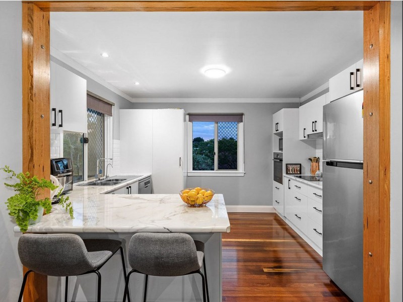 5 Tegula Street, Mansfield QLD 4122