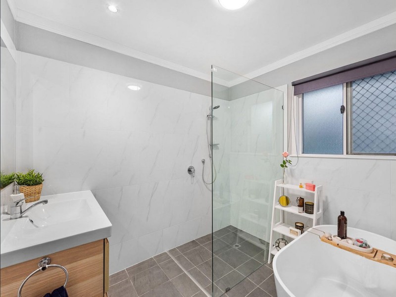 5 Tegula Street, Mansfield QLD 4122