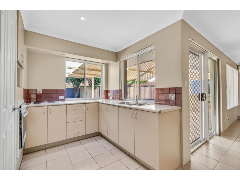 18 Coronata Drive, Warnbro WA 6169
