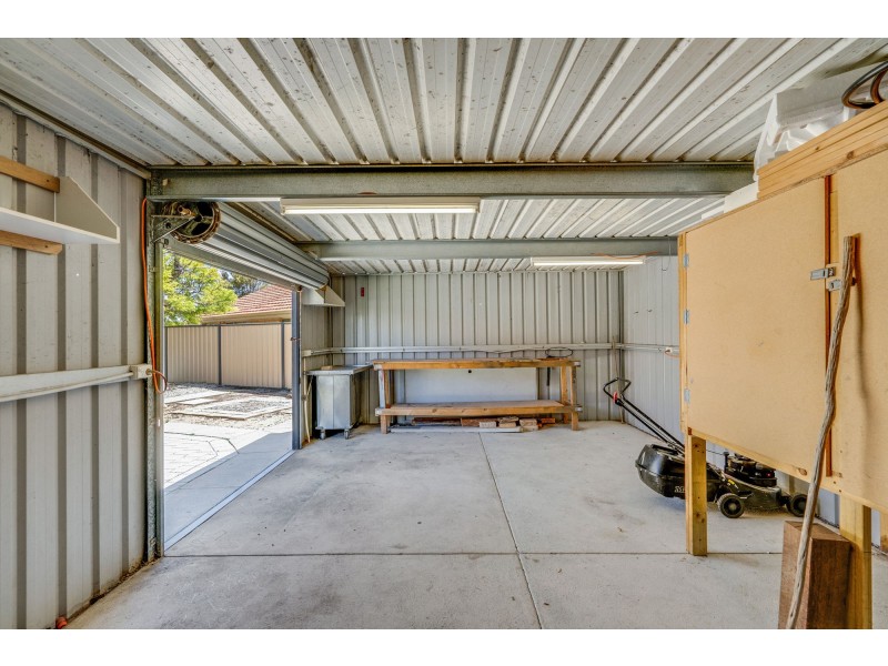 18 Coronata Drive, Warnbro WA 6169