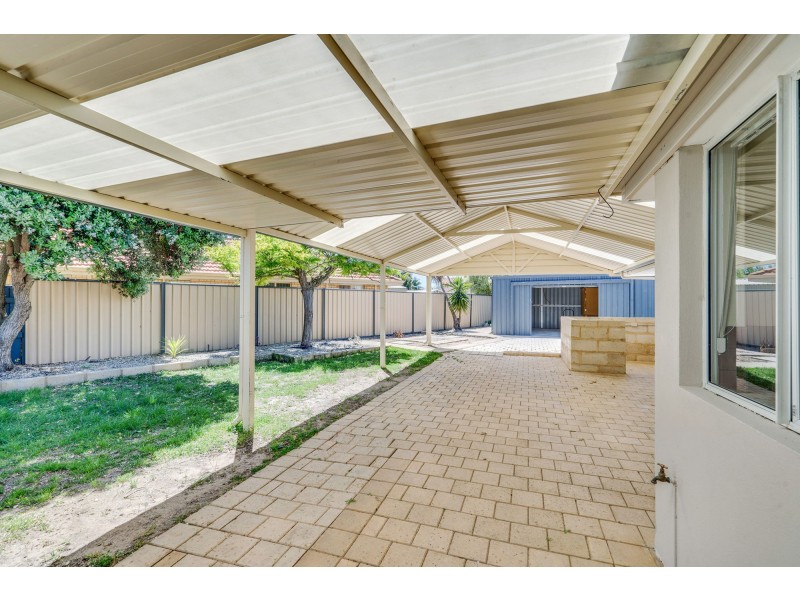 18 Coronata Drive, Warnbro WA 6169