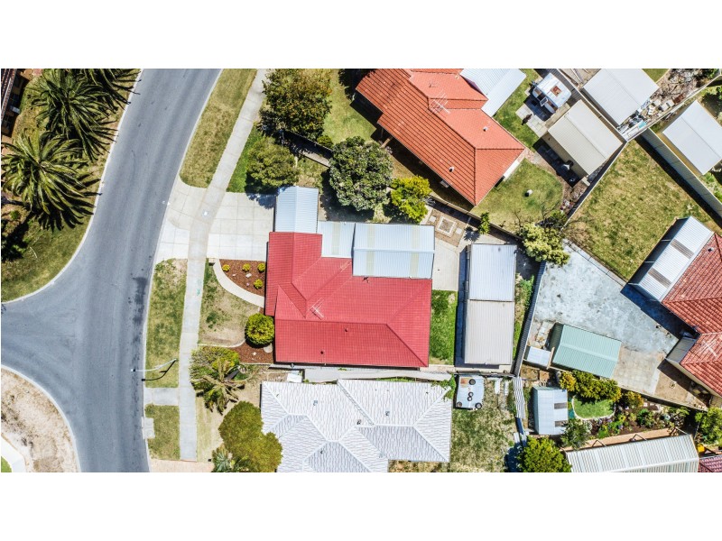18 Coronata Drive, Warnbro WA 6169