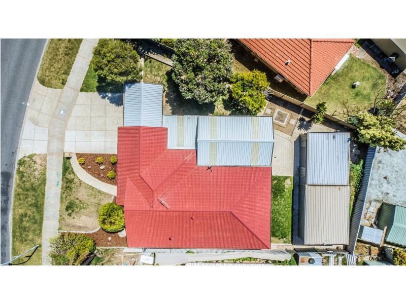 18 Coronata Drive, Warnbro WA 6169