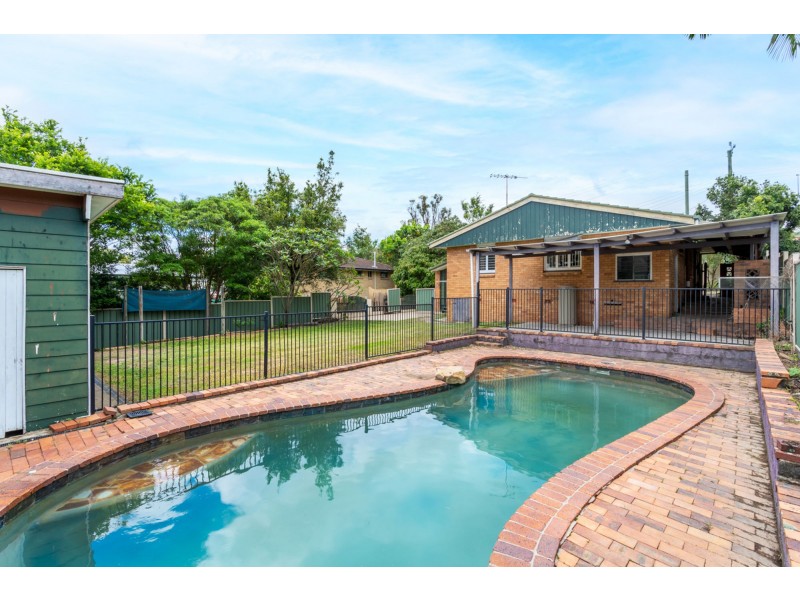 11 Coleridge Street, Stafford Heights QLD 4053