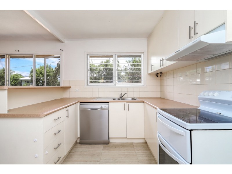 11 Coleridge Street, Stafford Heights QLD 4053