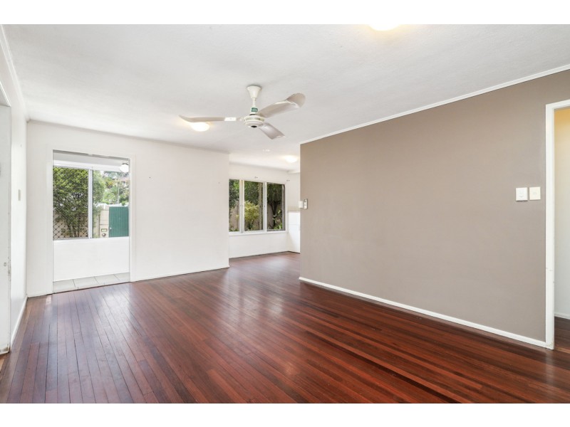 11 Coleridge Street, Stafford Heights QLD 4053