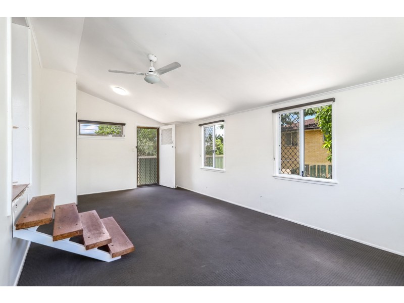 11 Coleridge Street, Stafford Heights QLD 4053