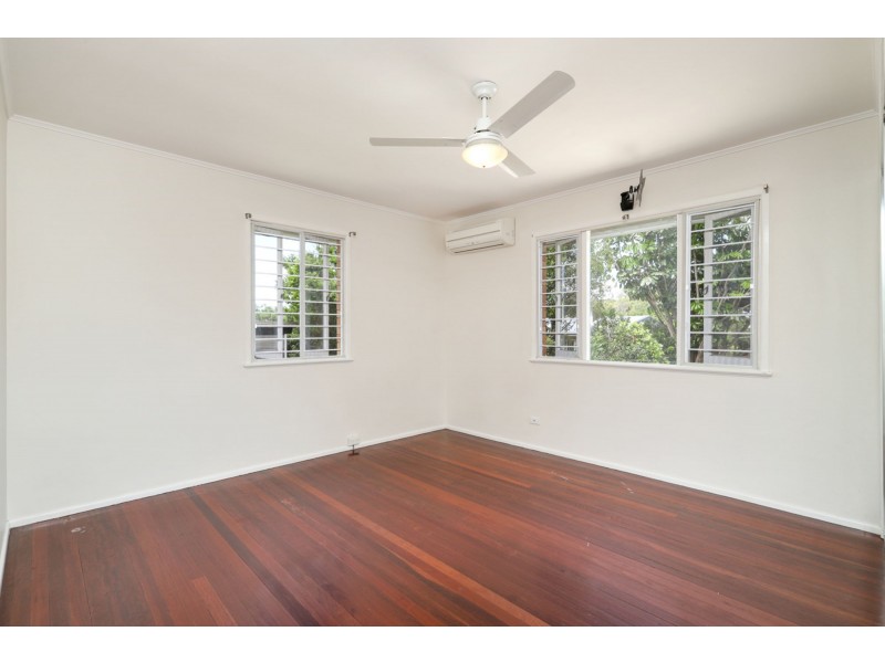 11 Coleridge Street, Stafford Heights QLD 4053