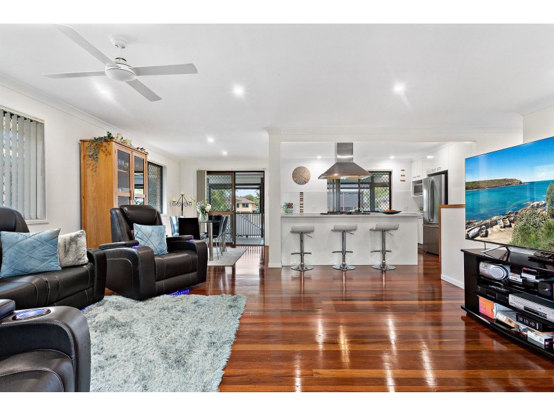 27 Pleasant Drive, Albany Creek QLD 4035