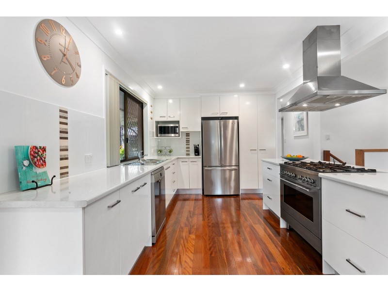 27 Pleasant Drive, Albany Creek QLD 4035