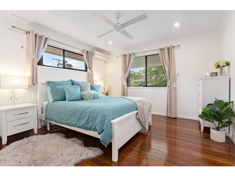 27 Pleasant Drive, Albany Creek QLD 4035