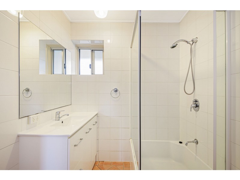 2/500 Milton Rd, Toowong QLD 4066